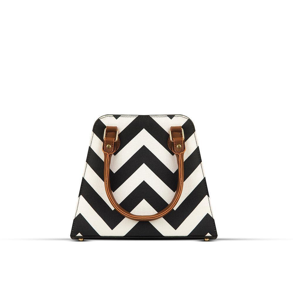 Chic Chevron Handbag – Bold & Stylish