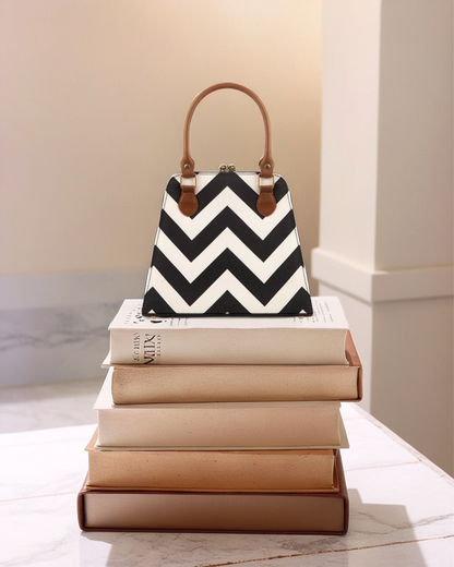Chic Chevron Handbag – Bold & Stylish